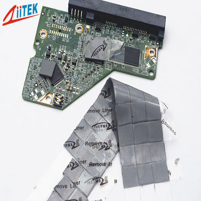 Konstan Dielektrik 4,6 MHz Isolasi Panas Silicone Pad 1,0 mm Bagian Kompleks Modabilitas