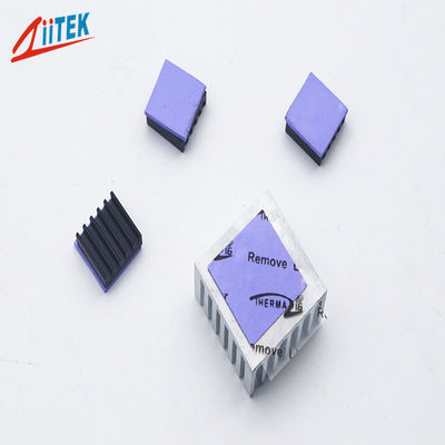 Permukaan lengket tinggi menyadari segel pcb / cpu / led silikon 2W violet termal konduktif pad -50 hingga 200 ℃
