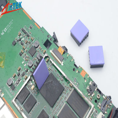 Permukaan lengket tinggi menyadari segel pcb / cpu / led silikon 2W violet termal konduktif pad -50 hingga 200 ℃